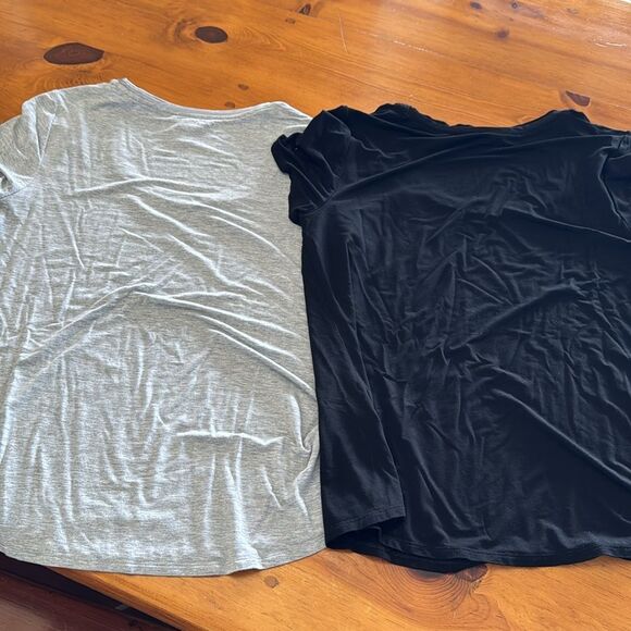 WHBM Manhattan Tees in Black and Grey - Picture 10 of 16